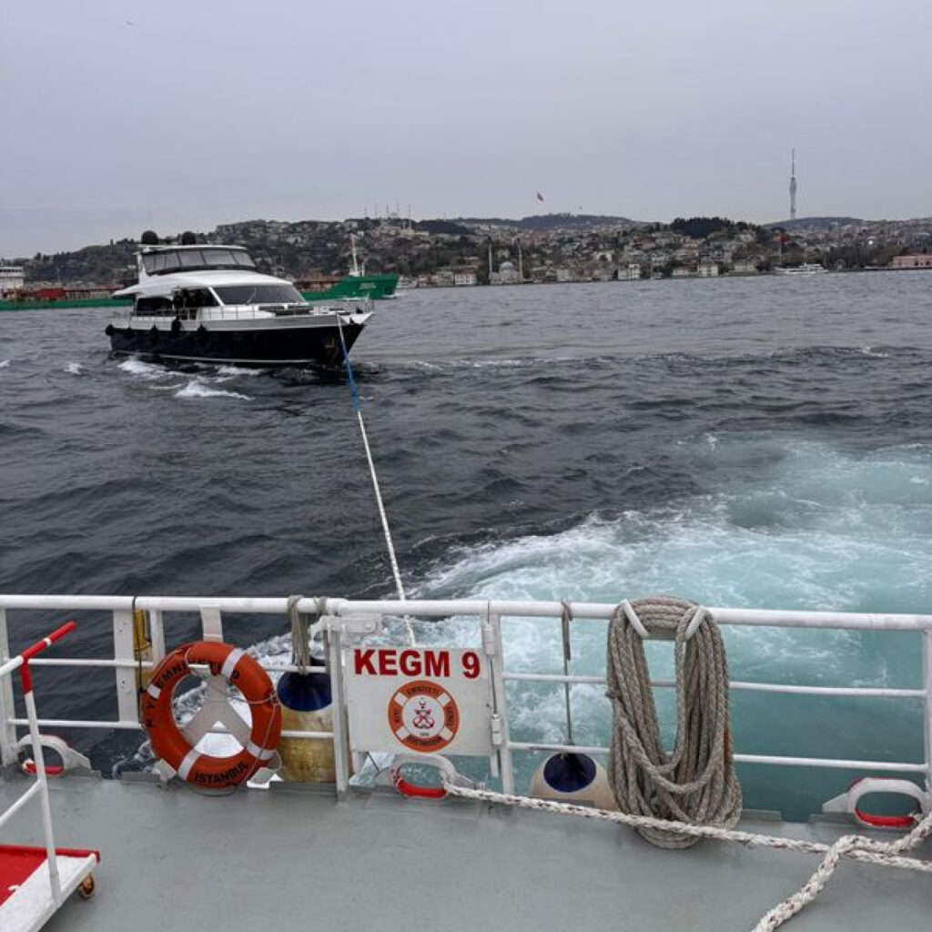 İstanbul Boğazı’nda korkutan anlar!