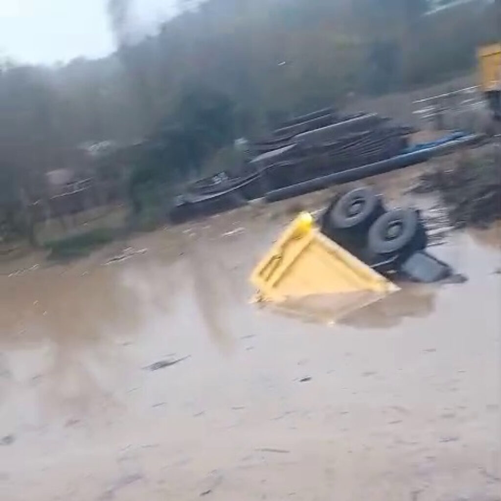 İstanbul’da sağanak taşkınlara yol açtı!