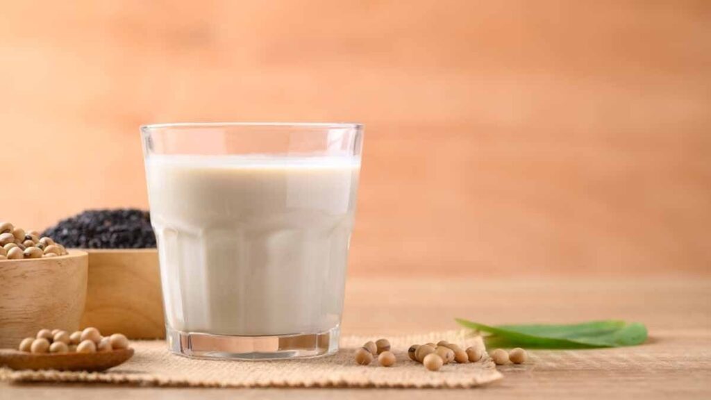 Kalsiyum denince artık akla inek sütü gelmesin, yüzde 7 daha fazla kalsiyum içeren süt bulundu!