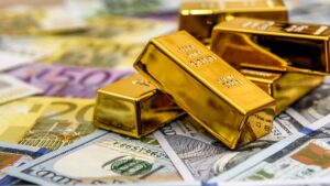 Koltuk altından servet çıktı! Külçelerce altın ve milyonlarca nakit bulundu