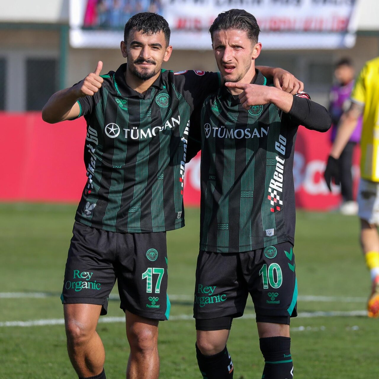 Konyaspor 4 golle turladı!