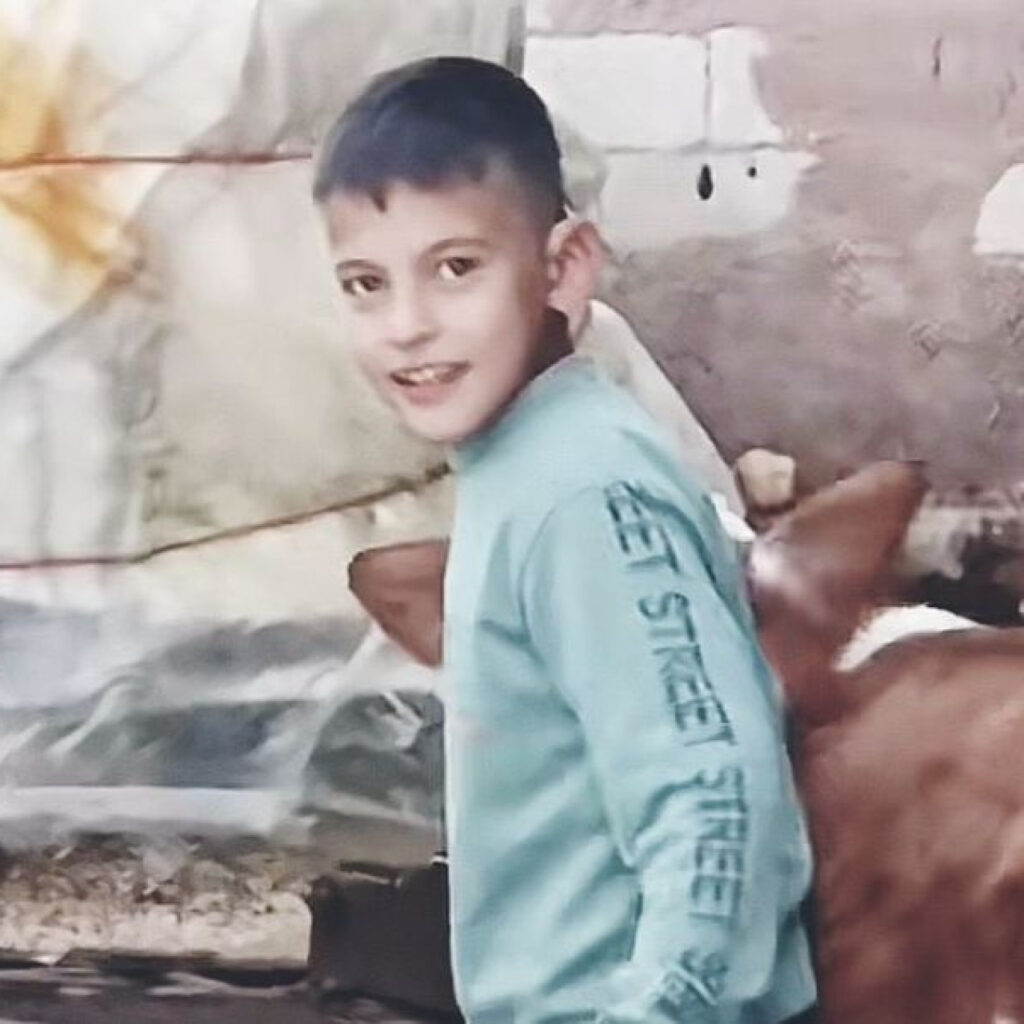 Kuzeninin kullandığı TIR’ın altında kaldı