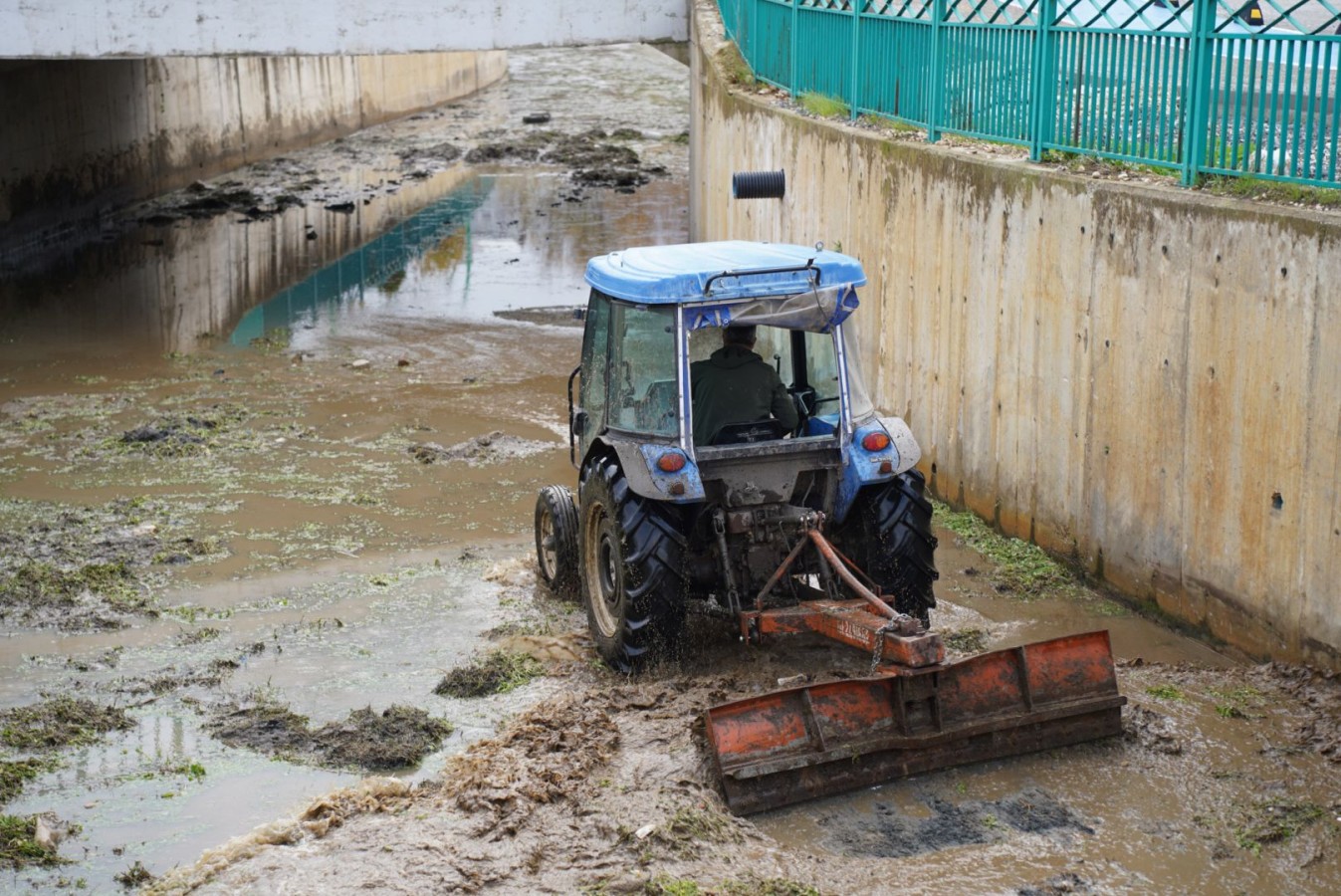 Orhangazi Belediyesi Nadır Deresi’nde Temizlik Çalışmalarını Başlattı