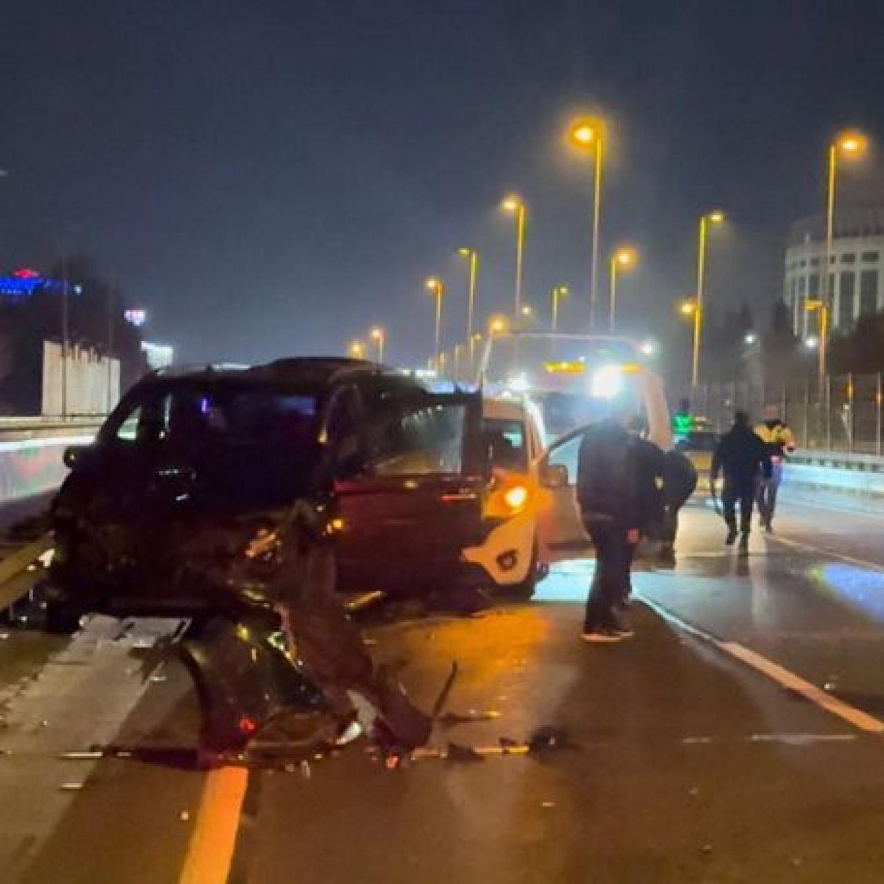 Şişli’de zincirleme kaza: 1’i ağır 2 yaralı