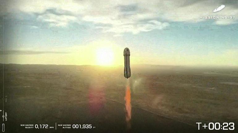 Tekerlekli sandalye kullanan mühendis uzaya gitti