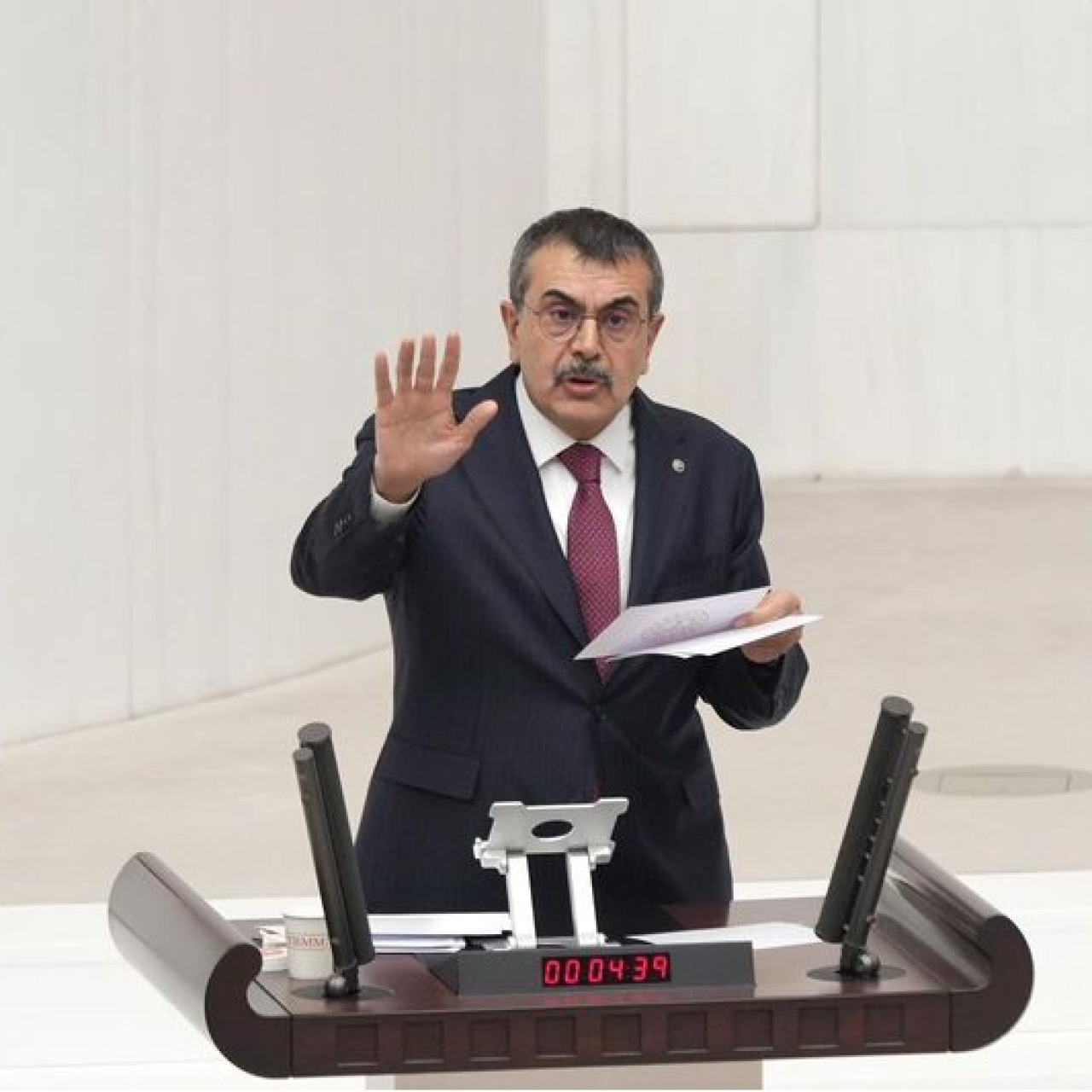 Tekin: Çocuklarımızı ucuz iş gücü olarak görmek kabul edilemez