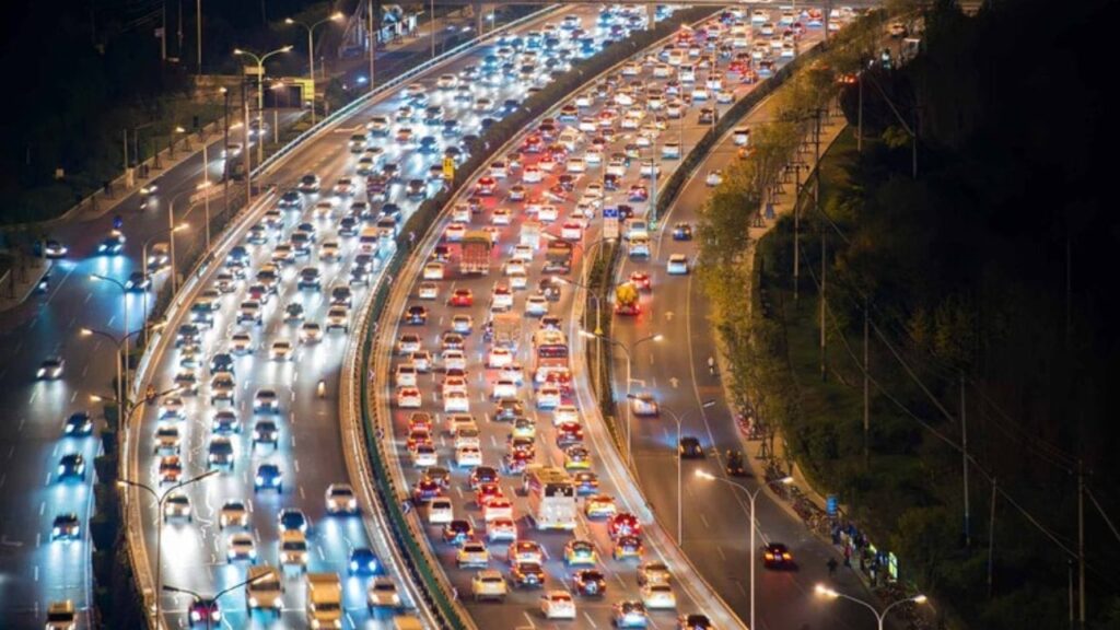 Trafikte 10 dakika kalana devlet para ödeyecek