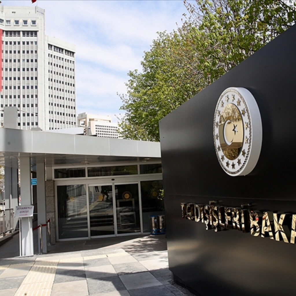 Ukrayna’da Türk şirketine ait gemi hasar gördü