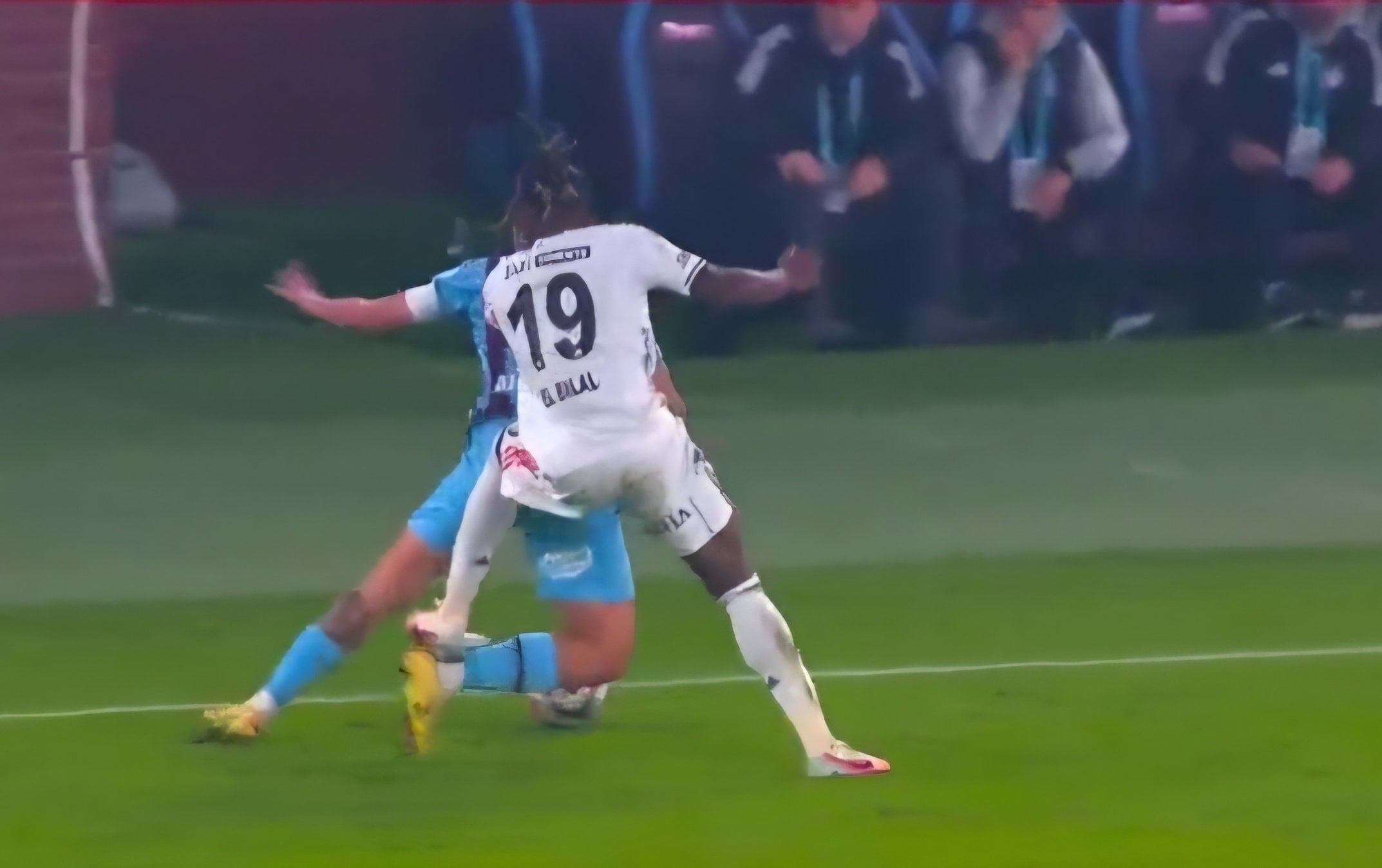 VAR kayıtları açıklandı! İşte çok tartışılan o pozisyonun konuşmaları