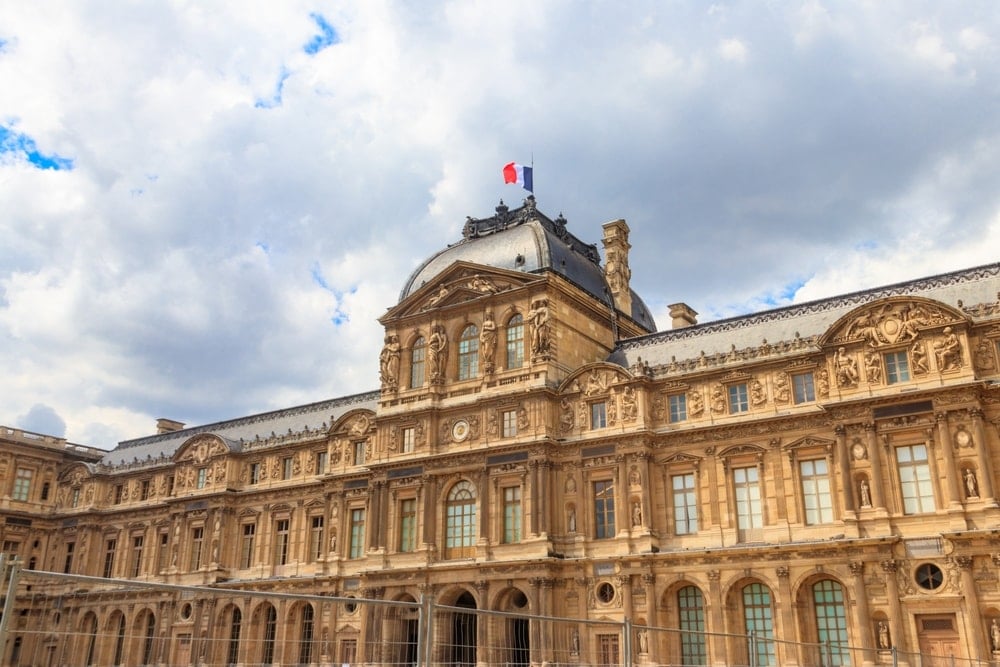 ‘Yüzyılın soygunu’ sonrası Louvre Müzesi’nde kriz