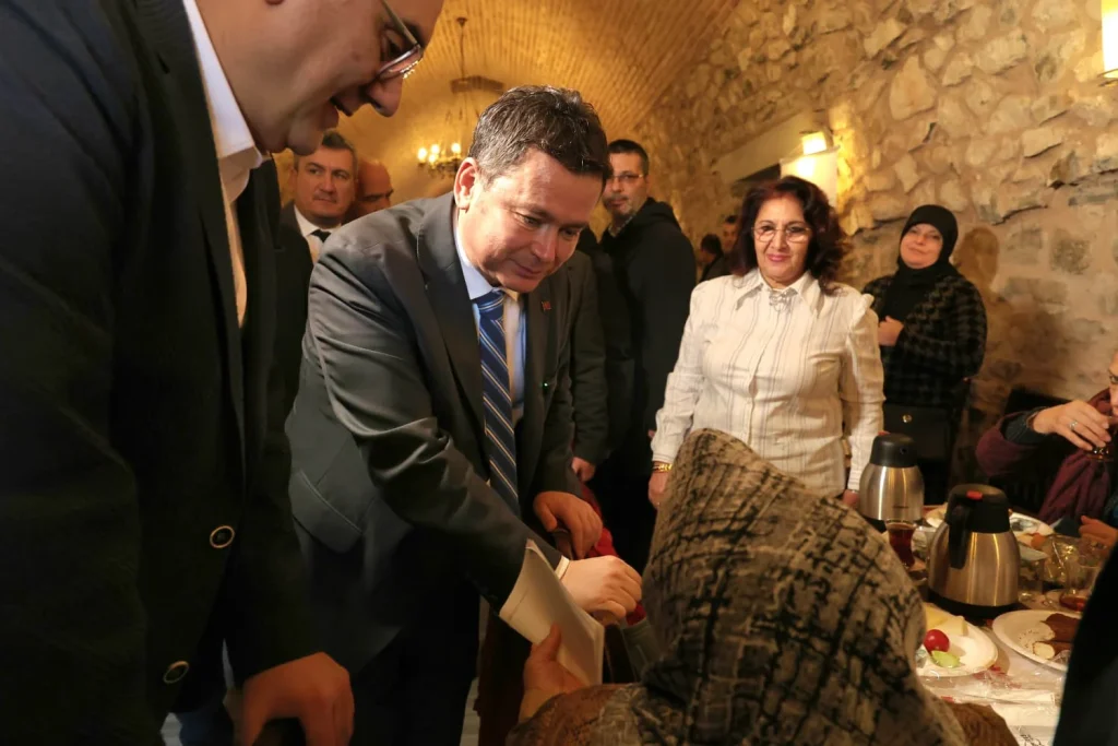 Başkan Aydın Müjdeyi Verdi: “Arap Şükrü Sokağı Yenilendi”