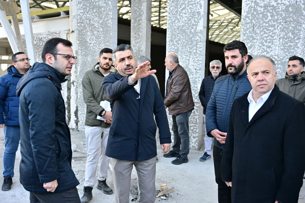 Piremir Gençlik ve Spor Merkezi’inde çalışmalar devam ediyor