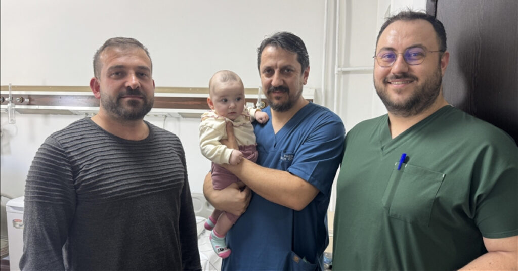 3 aylık bebek böbrek yetmezliğinden kurtuldu