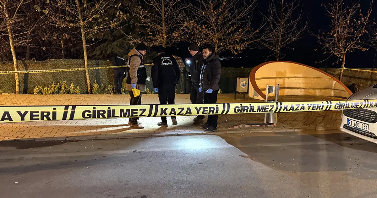 30 ayrı dosyadan yargılanan firari hükümlü husumetlisini öldürdü