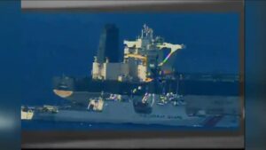 ABD helikopterlerle baskın yaptı: Rusya’ya ait tankere böyle el koydu