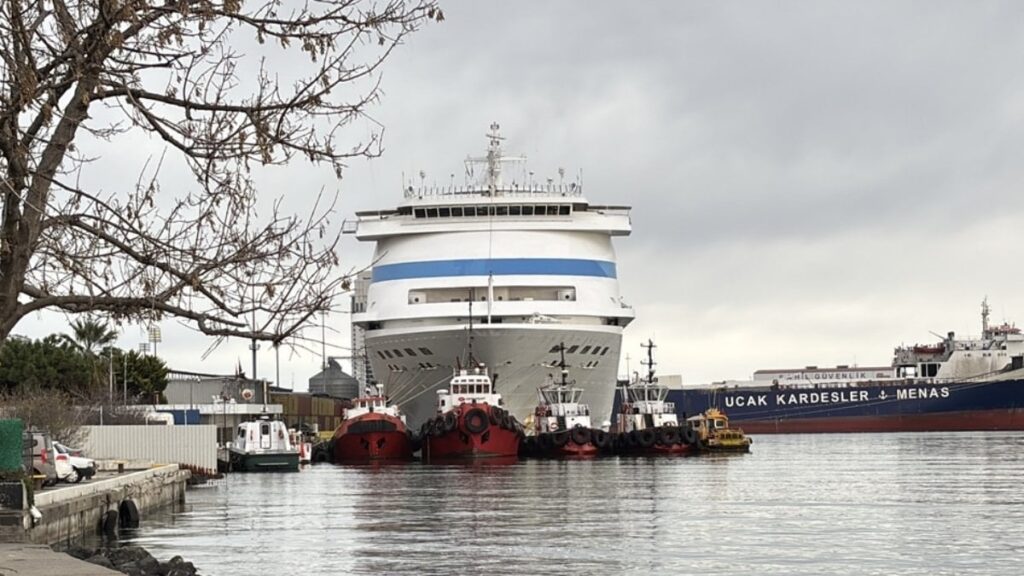 ‘Astoria Grande’ kruvaziyeri Samsun’a demirledi