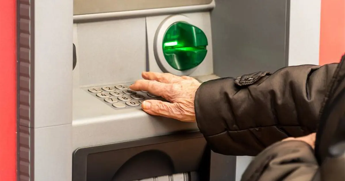 Banka “Düzgün konuşamıyorsun” dedi, yaşlı kadına dul aylığını vermedi