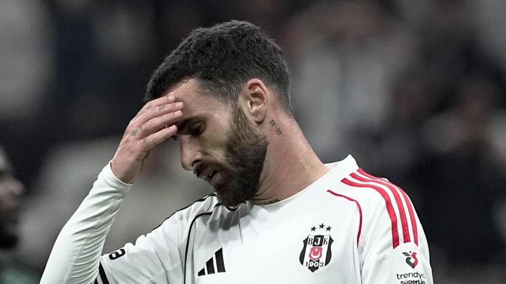 Beşiktaş defteri kapanan Rafa Silva, İstanbul’dan ayrıldı