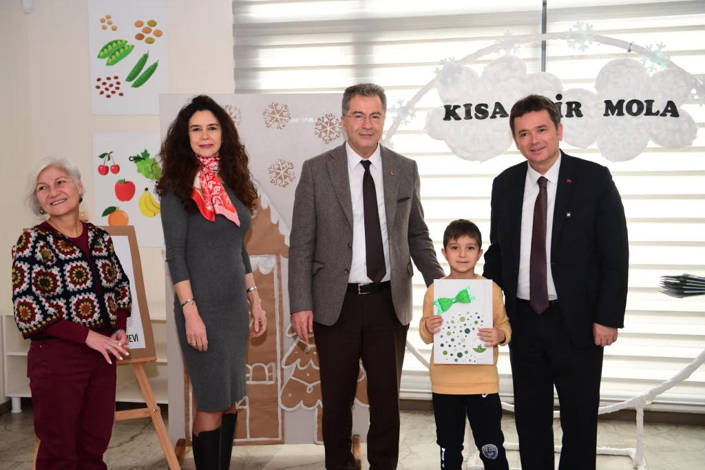 Çocukların Karnelerini Başkan Erkan Aydın Verdi