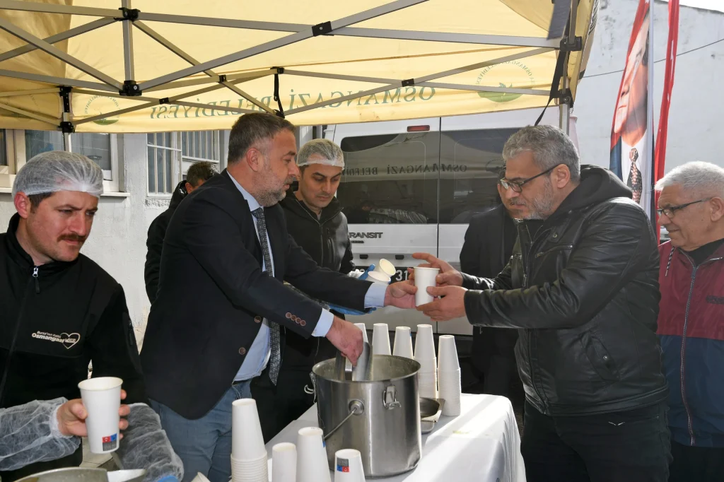 Osmangazi’de Cuma Bereketi Vatandaşlarla Paylaşıldı