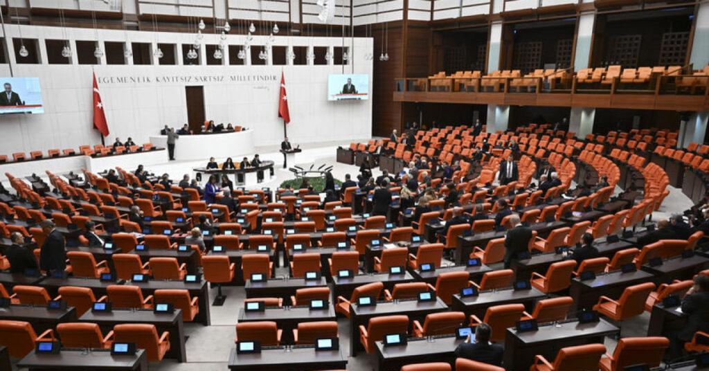 En düşük emekli aylığı 20 bin liraya yükseltildi