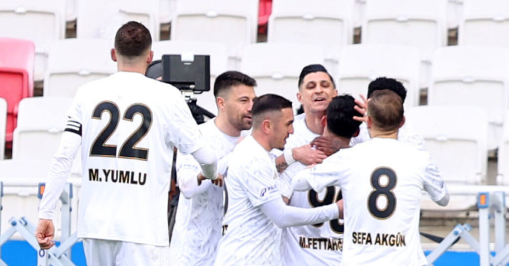 Erzurumspor FK, üç puanı iki golle aldı!