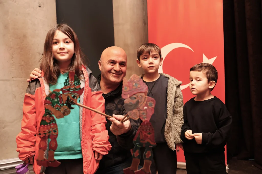 Osmangazi’de Gölge Oyunu Karagöz’e Çocuklardan Büyük İlgi