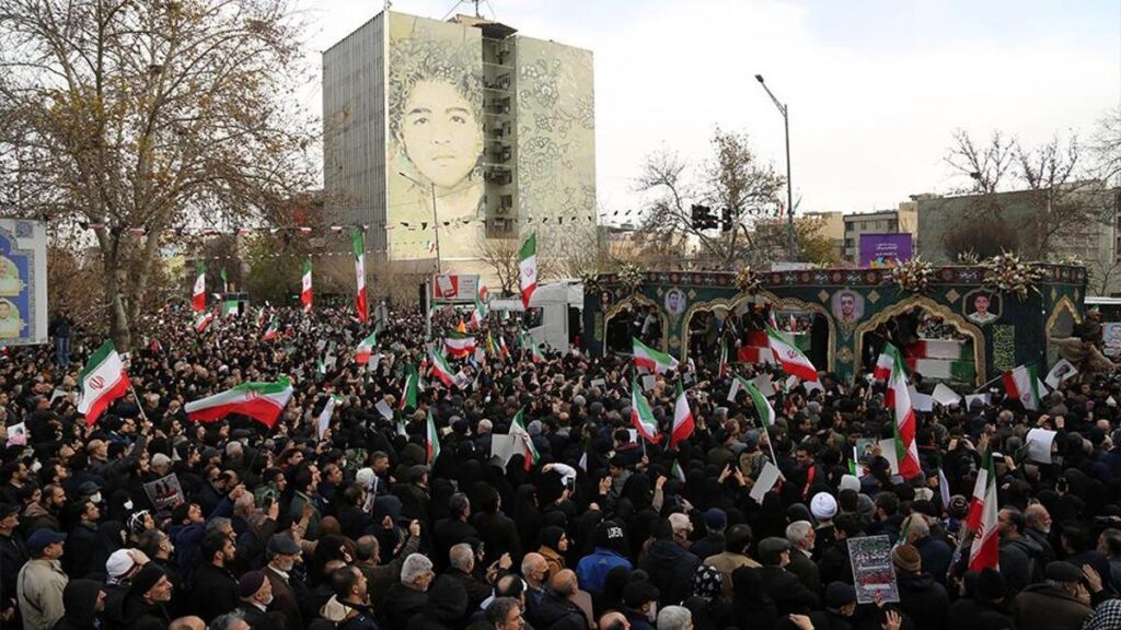 İran’da neler oluyor? İstikrarsızlığın bölgeye ve Türkiye’ye olası etkileri ne olur? Hande Fırat kaleme aldı…