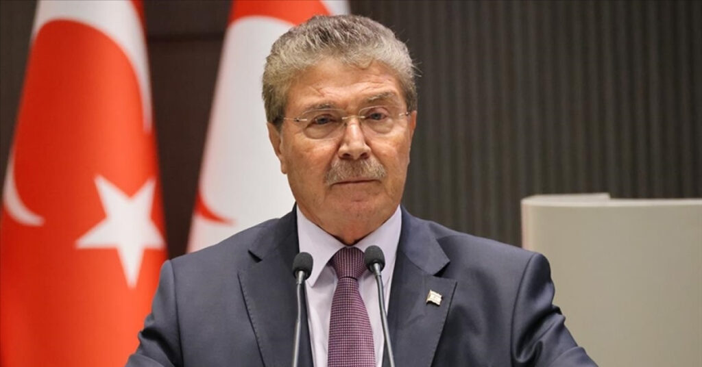 KKTC Başbakanı Üstel’den Rum bakana tepki: Türkiye garantördür, işgalci değil