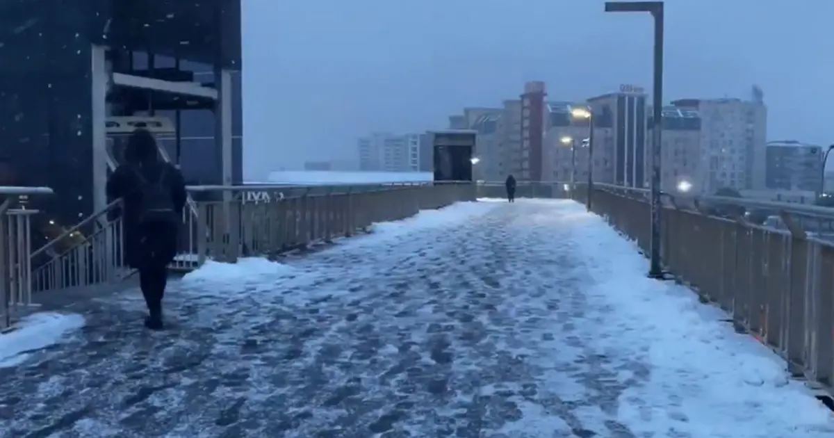Kar yağışı Silivri’den giriş yaptı, İstanbul’a ulaştı! Okulların tatil edildiği İstanbul’da son durum