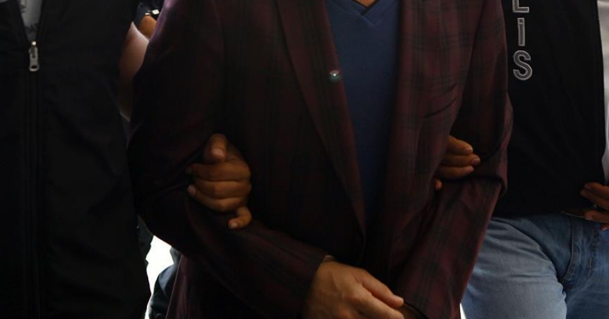 Polisin şüphelenerek GBT yaptığı şüpheli “aranıyor” ifadesiyle yakalandı