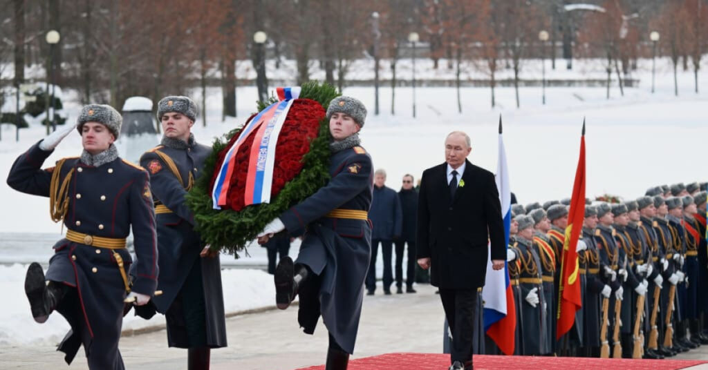 Putin Leningrad kuşatmasının yıl dönümüne katıldı