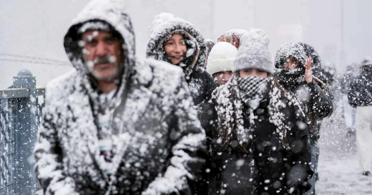 Sıcaklık 4 derece birden düşecek. Kar İstanbul’a dönüyor