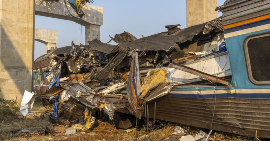 Tayland’da vinç faciası! 32 ölü, 64 yaralı