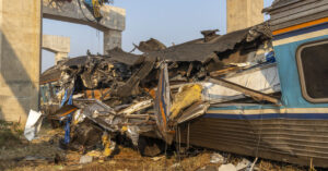 Tayland’da vinç faciası! 32 ölü, 64 yaralı