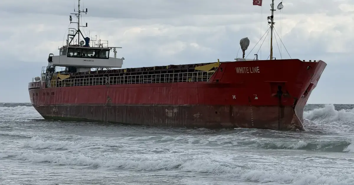 Tekirdağ’da yük gemisi karaya oturdu