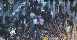 Trump: İran protestoculara şiddetle karşılık verirse harekete geçeriz