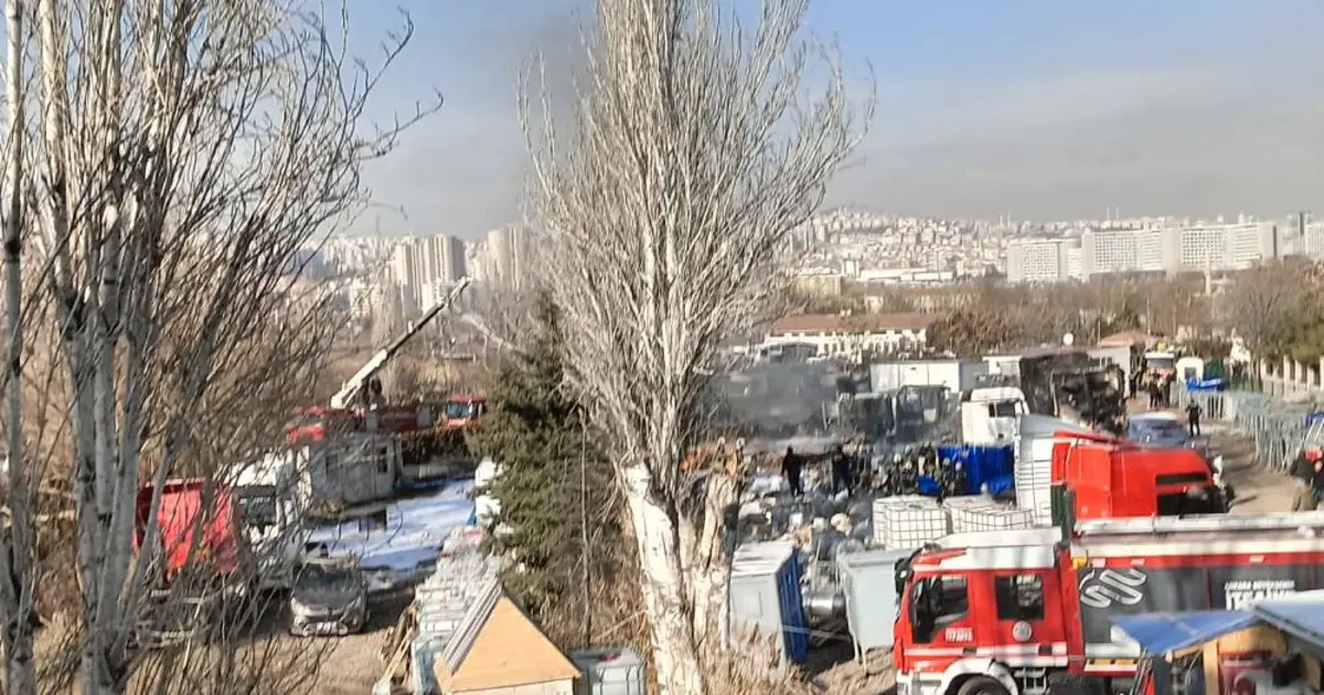 Yediemin otoparkında alkol yüklü TIR’lar alev alev yanıyor