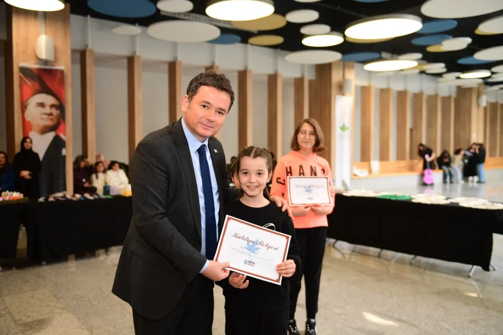 Osmangazi Belediyesi Yetenek Evleri’nde Hayaller Eserlere Dönüştü