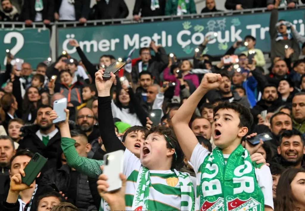 Osmangazi Belediyesi 100 Çocuğu Bursaspor İle Buluşturdu