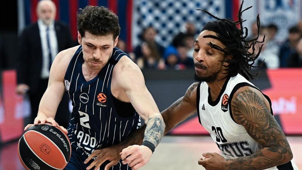 Anadolu Efes, Virtus Bologna’yı rahat geçti