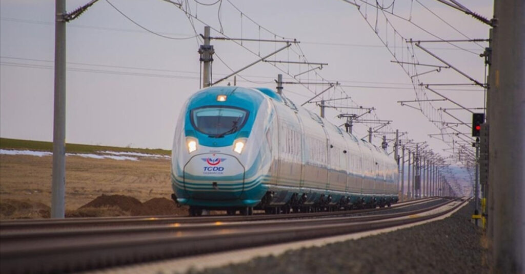Bir ile daha yüksek hızlı tren geliyor