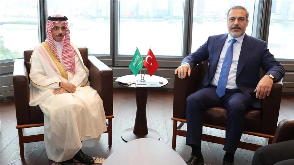 Dışişleri Bakanı Fidan’dan peş peşe diplomasi trafiği