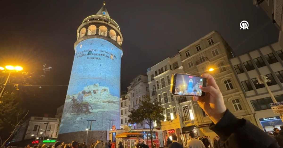 Galata Kulesi’ne 6 Şubat depremlerinin yıl dönümü dolayısıyla video yansıtıldı