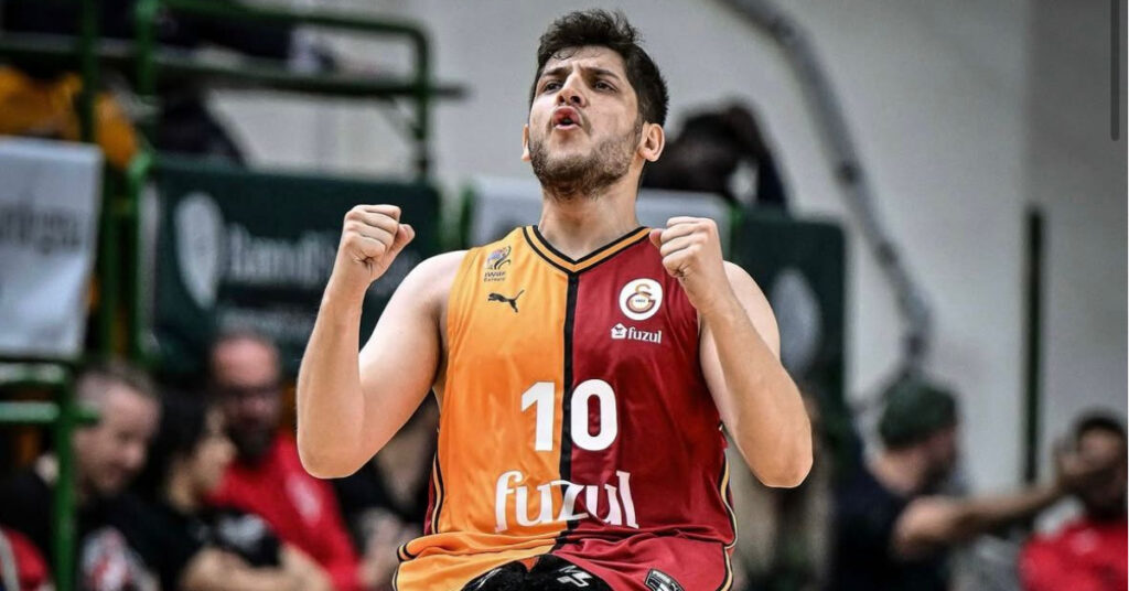 Galatasaray formasıyla kupa kaldırmak tarif edilemez