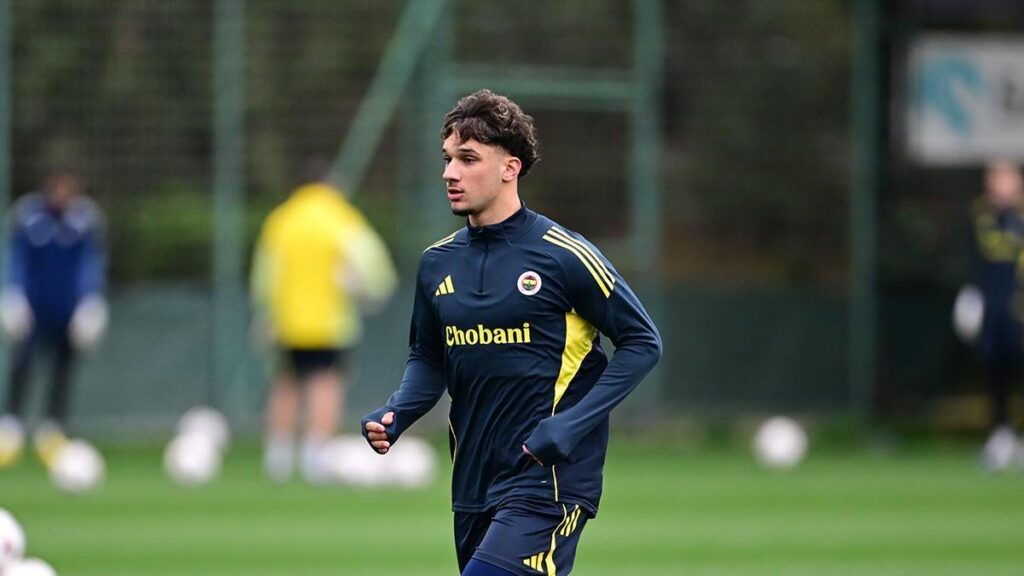 Hakan Çağrı Balta, Fenerbahçe’deki ilk antrenmanına çıktı
