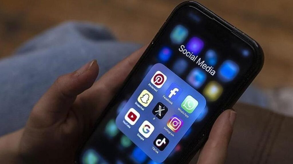 İngiltere’den dikkat çeken sanal medya adımı! Kadın ve kız çocukları için yasa değişikliği planı