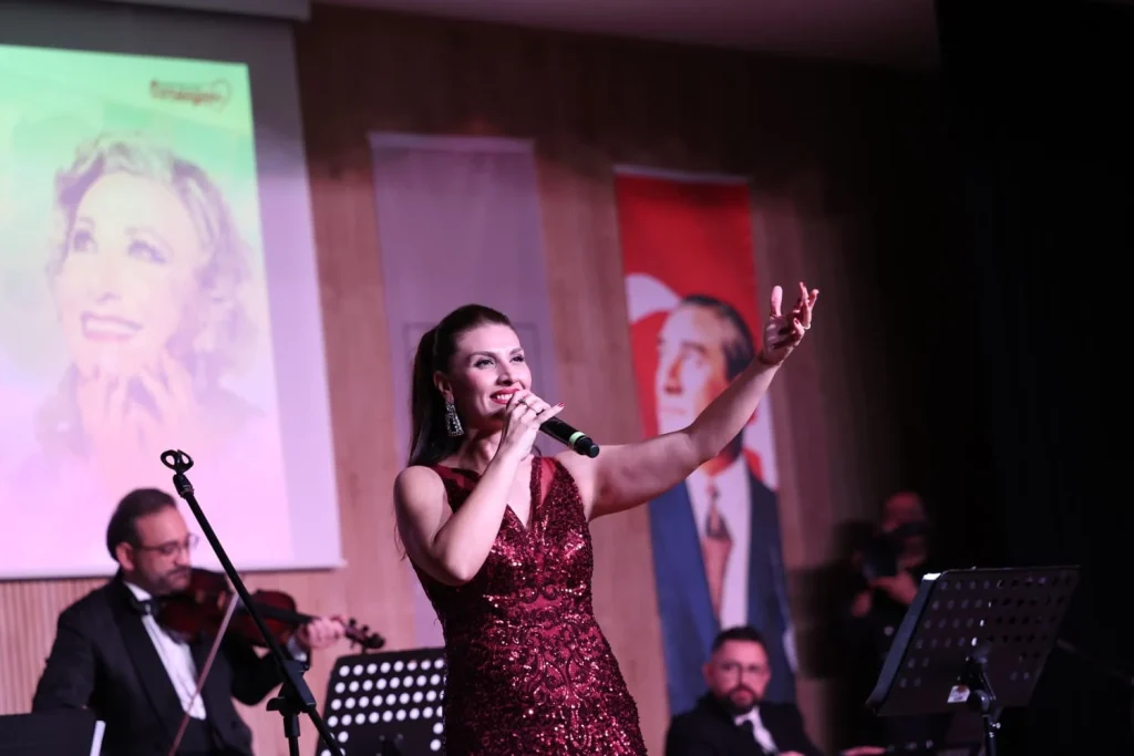 Cumhuriyet Divası Müzeyyen Senar Osmangazi’de Şarkılarla Anıldı
