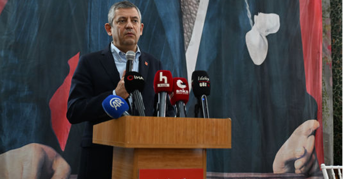 Özel, K.Maraş’ta grup toplantısında konuşuyor