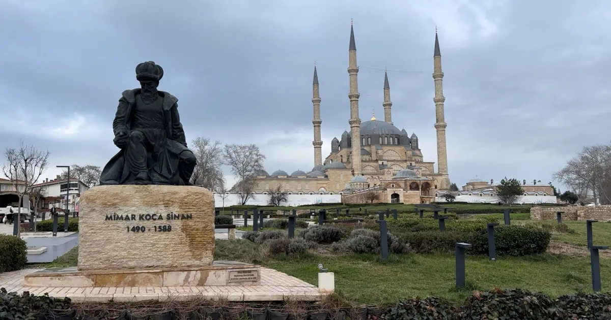Selimiye Camii 4 yıl aradan sonra ibadete açıldı. İlk namazda yangın paniği